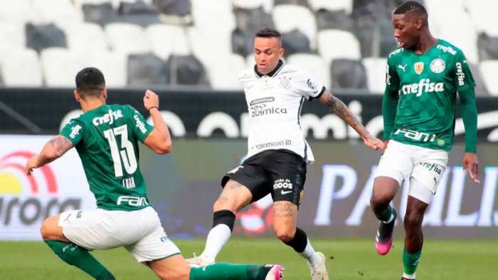 TIMÃO HERÓICO! Corinthians empata com Palmeiras mesmo com dois jogadores a menos e zagueiro improvisado no gol em clássico épico